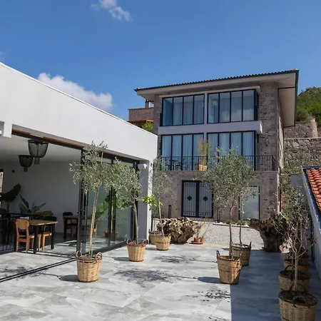 Marlo 12 Adult Only Hotel *