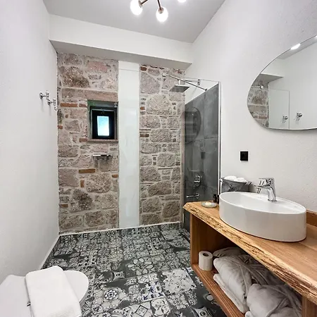 Marlo 12 Adult Only Hotel *